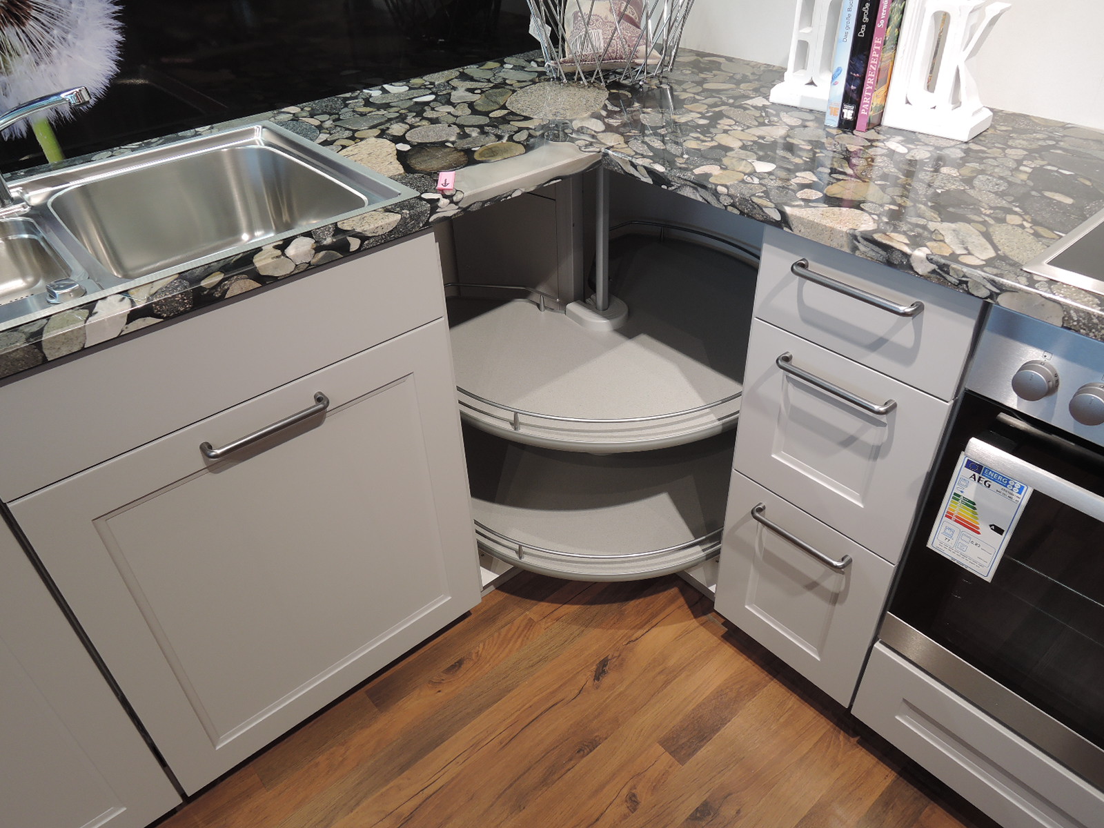 Blick in das geöffnete Rondell in der rechten Innenecke