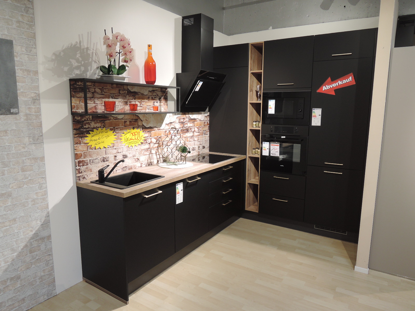 Gesamtansicht der Ausstellungsküche 180811 PN 210 der Marke Modulform