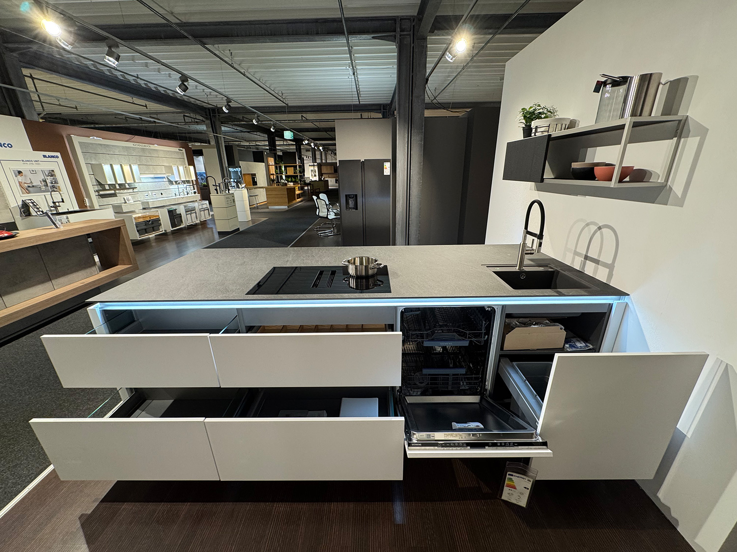 Glas Tec Satin G15 Einbauküche Nolte Küchen 