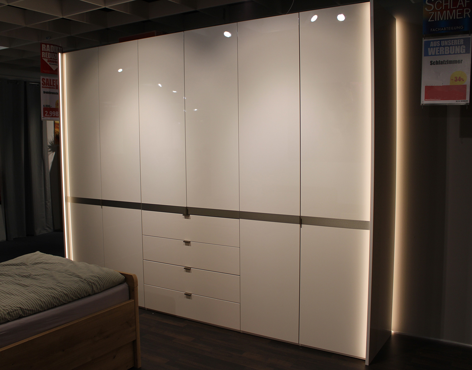Drehtürenschrank AIRLINE